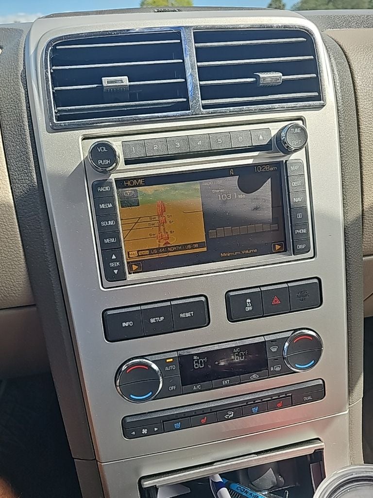 2010 Lincoln MKX Base