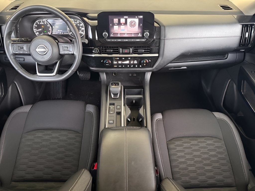 2023 Nissan Pathfinder SV