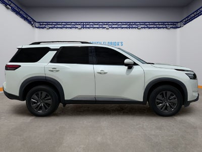 2023 Nissan Pathfinder SV