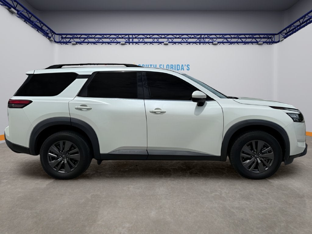 2023 Nissan Pathfinder SV