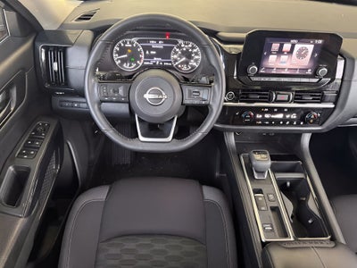 2023 Nissan Pathfinder SV