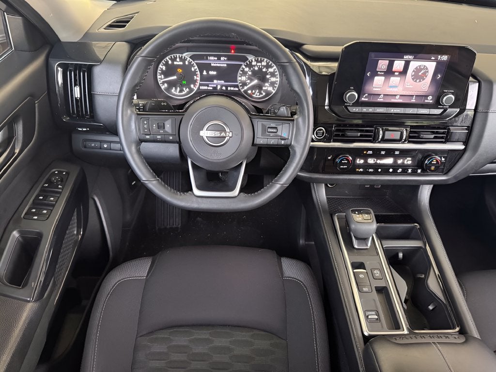2023 Nissan Pathfinder SV