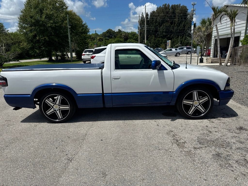 2003 Chevrolet S-10 Base