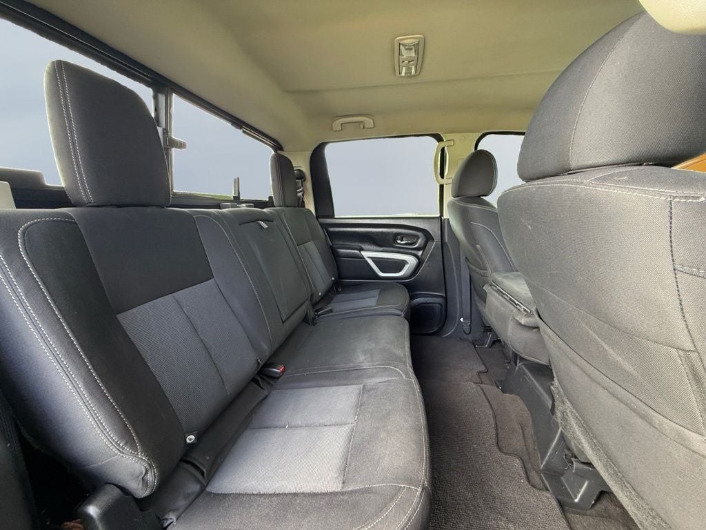 2017 Nissan Titan SV