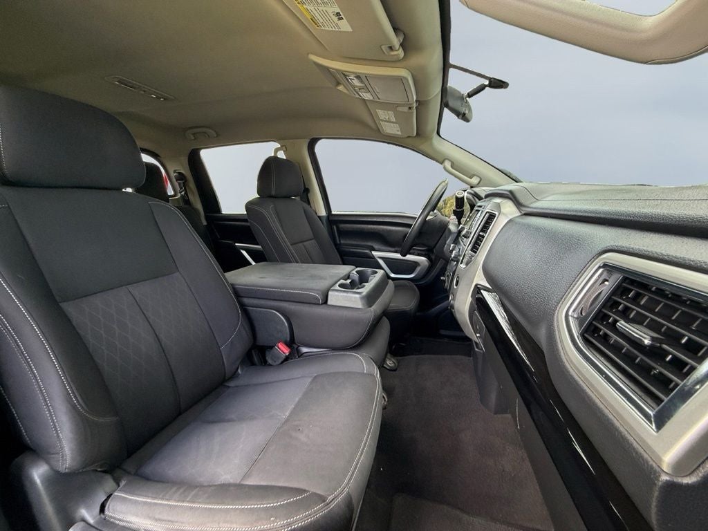 2017 Nissan Titan SV