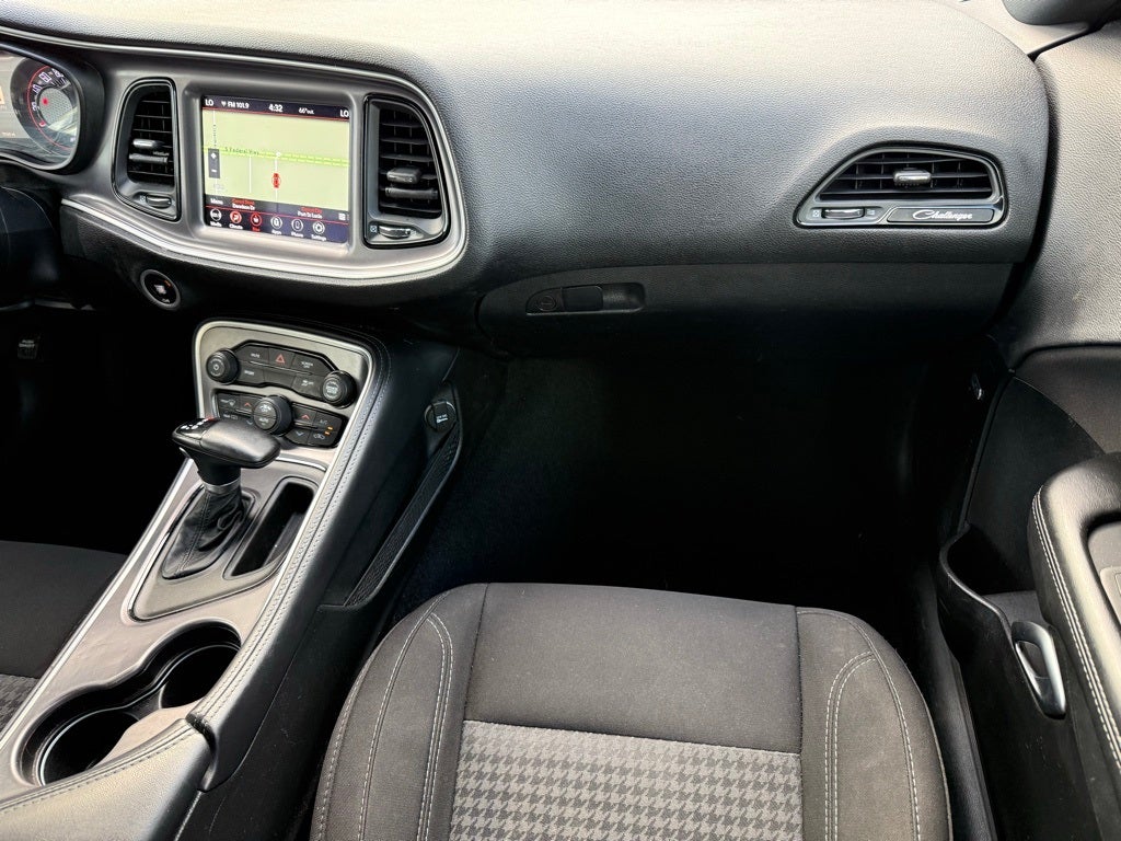 2020 Dodge Challenger SXT BLACKTOP