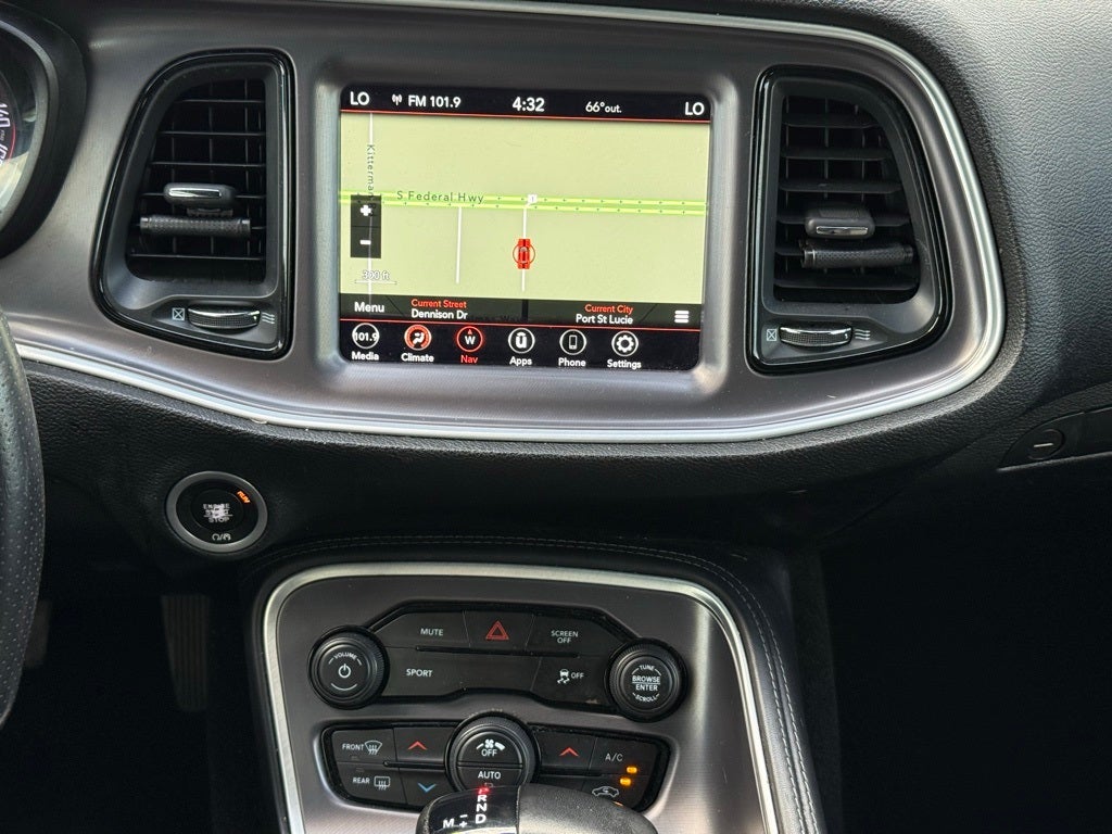 2020 Dodge Challenger SXT BLACKTOP