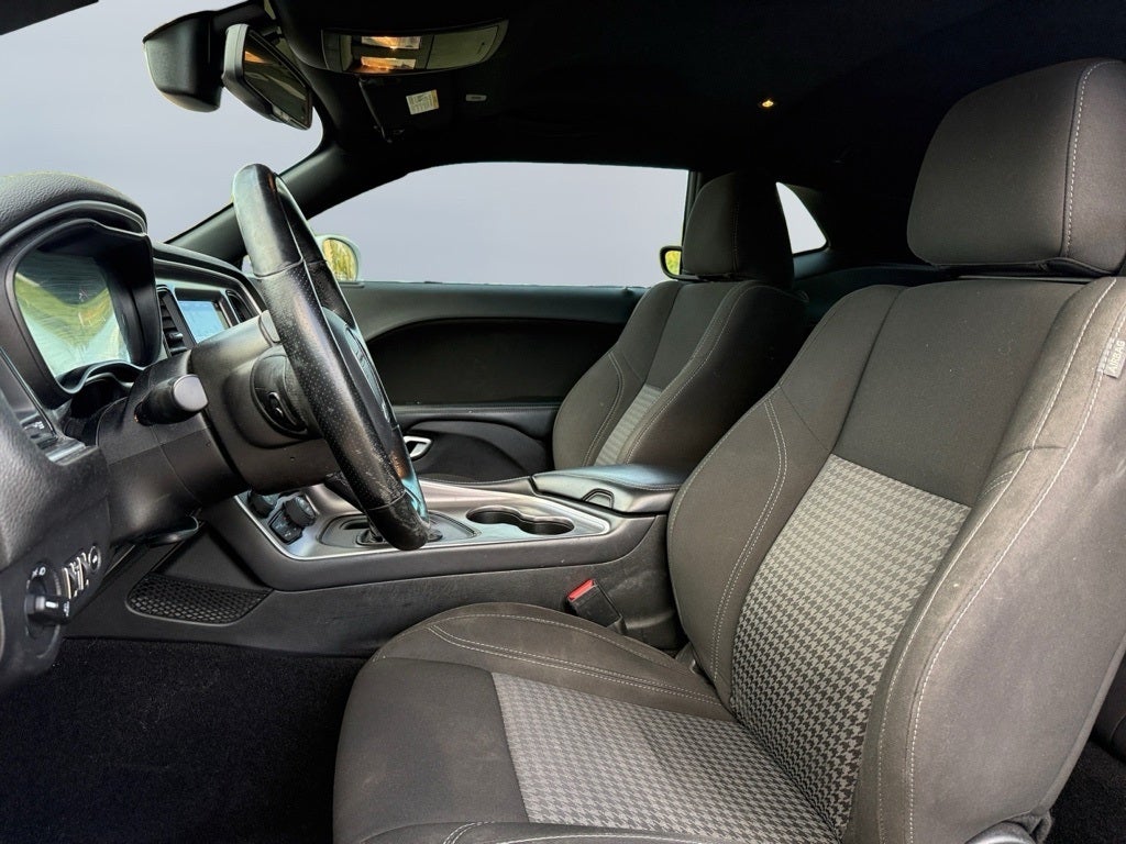 2020 Dodge Challenger SXT BLACKTOP