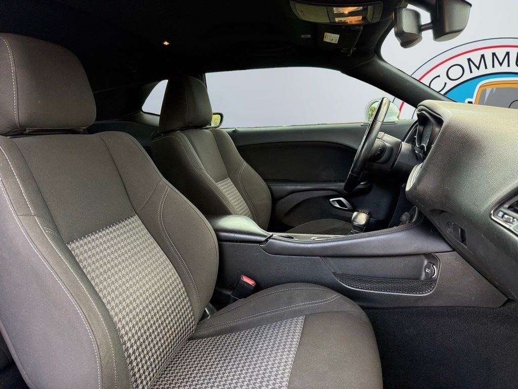 2020 Dodge Challenger SXT BLACKTOP