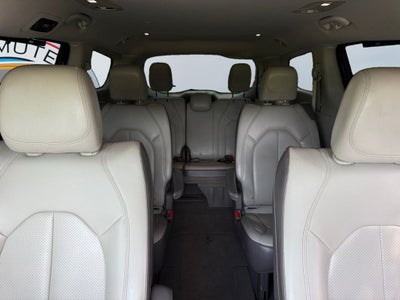 2020 Chrysler Voyager LXI