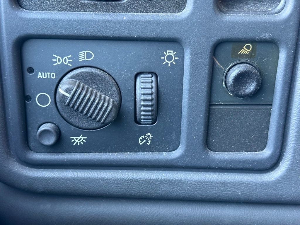 2003 Chevrolet Silverado 1500 LS