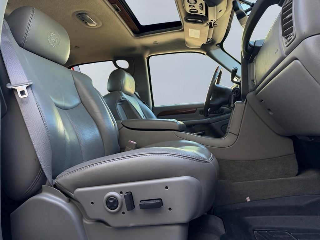 2004 Cadillac Escalade EXT Base