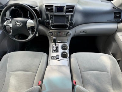 2013 Toyota Highlander Base Plus V6