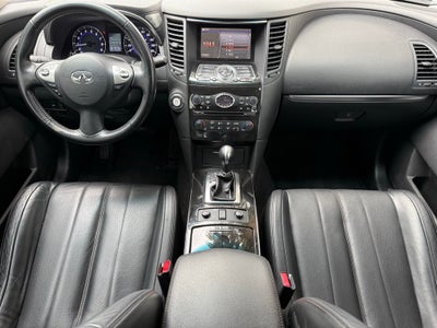 2017 INFINITI QX70 Base