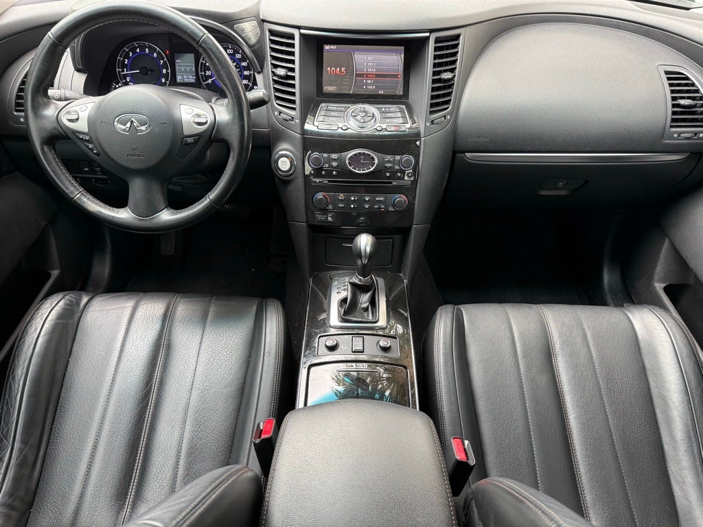 2017 INFINITI QX70 Base