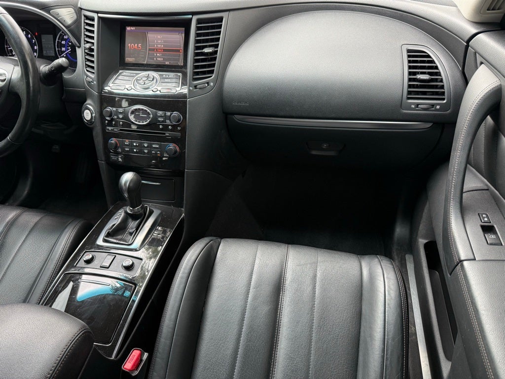 2017 INFINITI QX70 Base