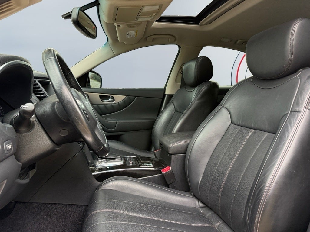 2017 INFINITI QX70 Base