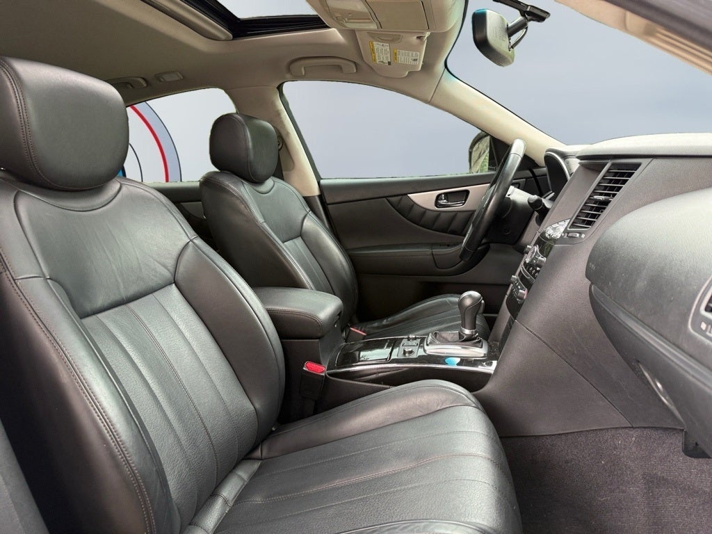 2017 INFINITI QX70 Base