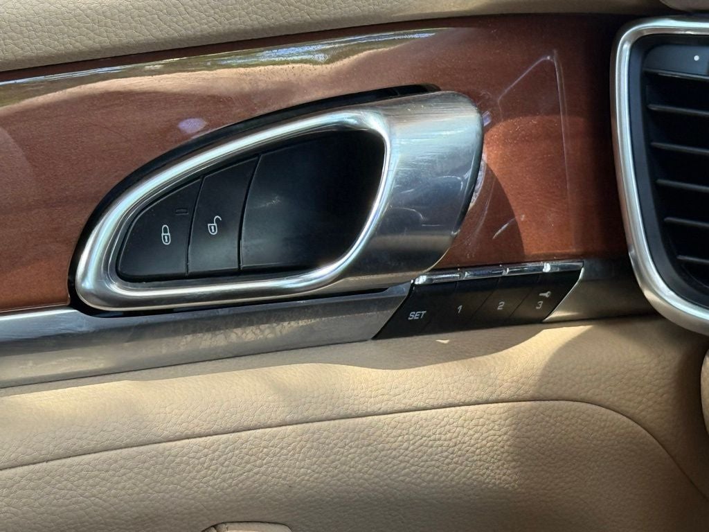 2014 Porsche Panamera 2