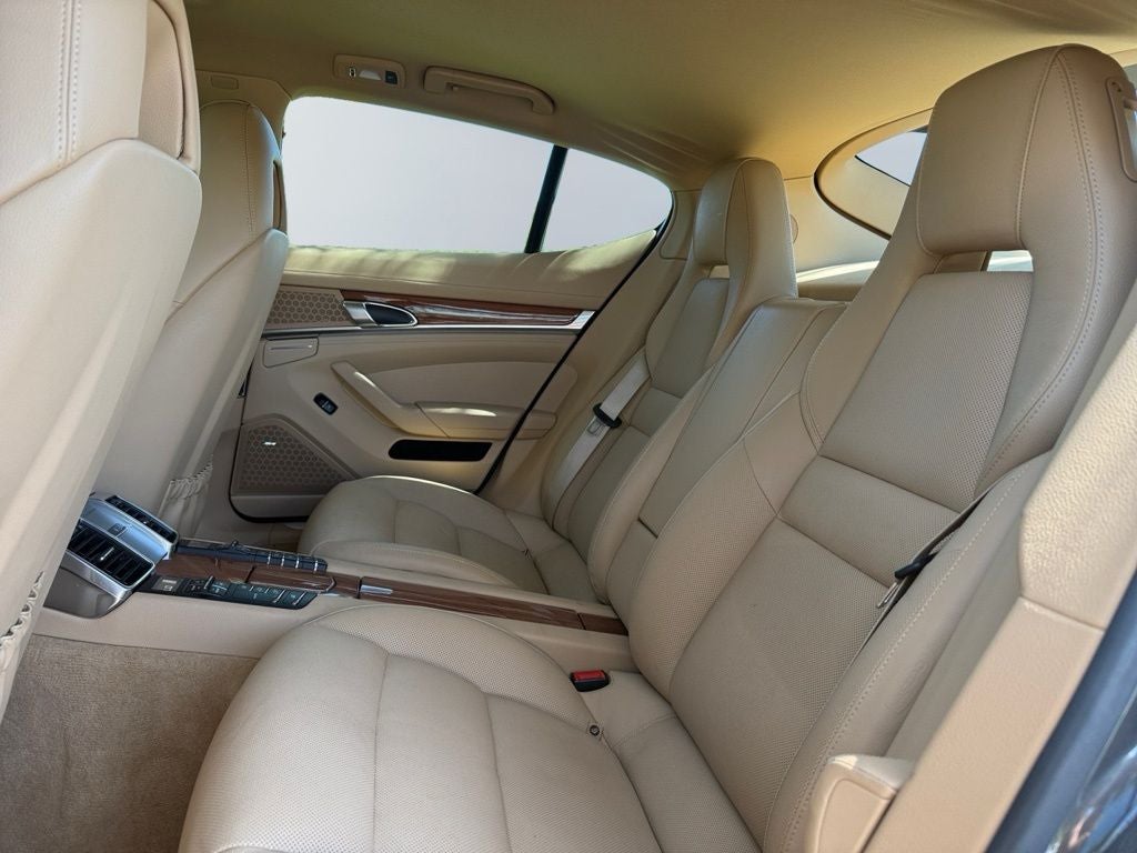 2014 Porsche Panamera 2