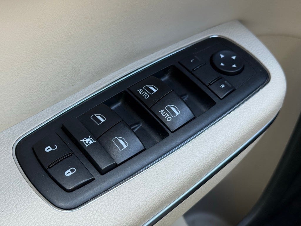 2017 Chrysler 300 Limited