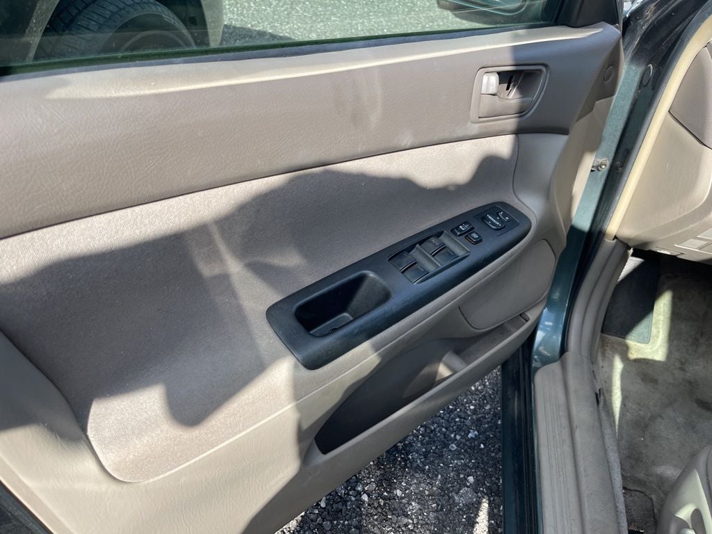 2005 Toyota Camry LE