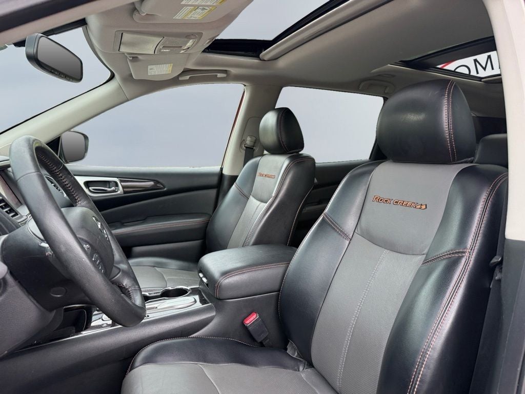 2020 Nissan Pathfinder SL