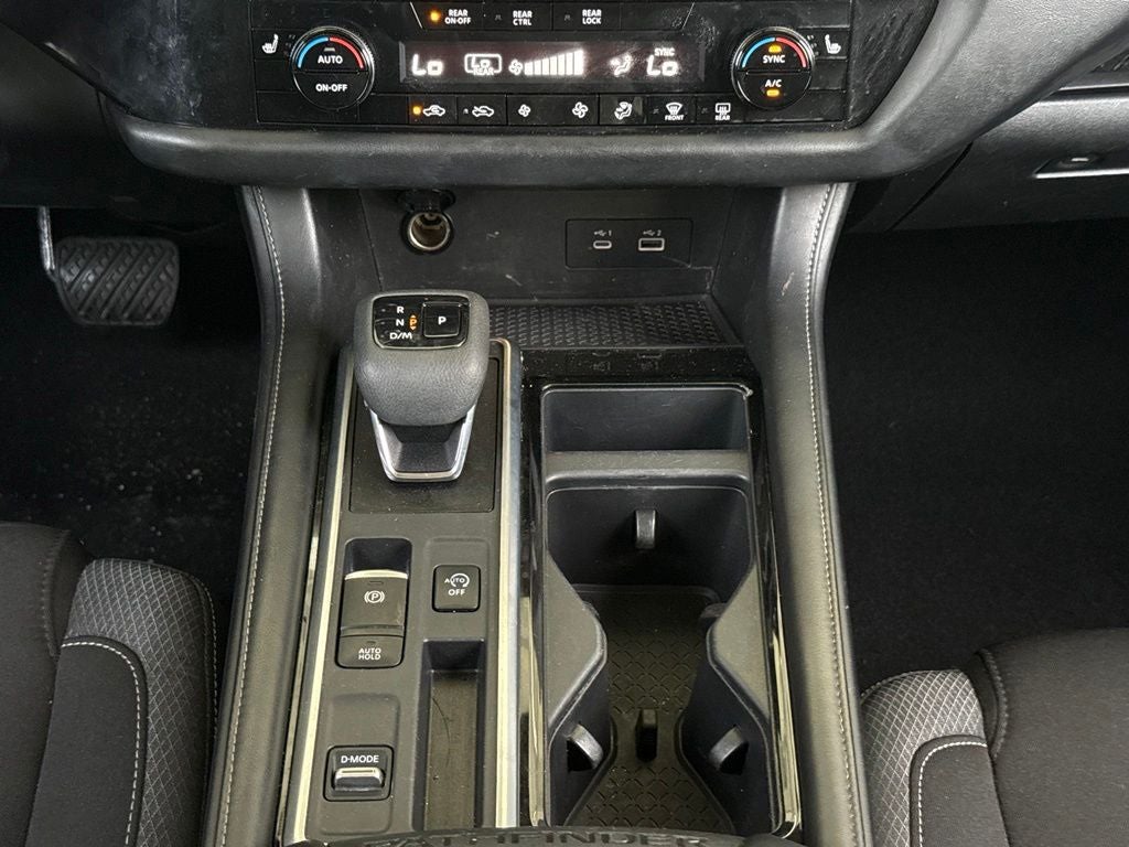 2023 Nissan Pathfinder SV
