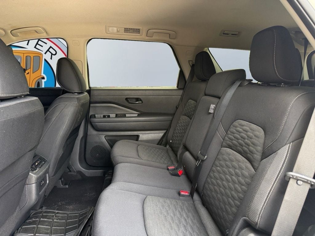 2023 Nissan Pathfinder SV