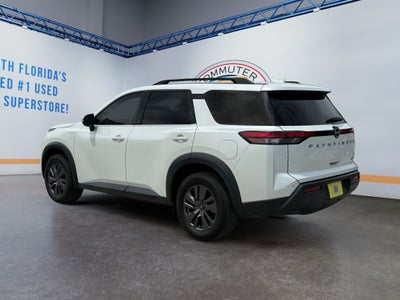 2023 Nissan Pathfinder SV