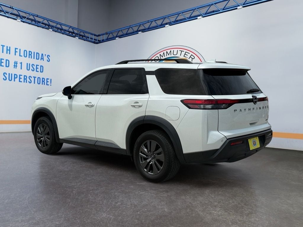 2023 Nissan Pathfinder SV