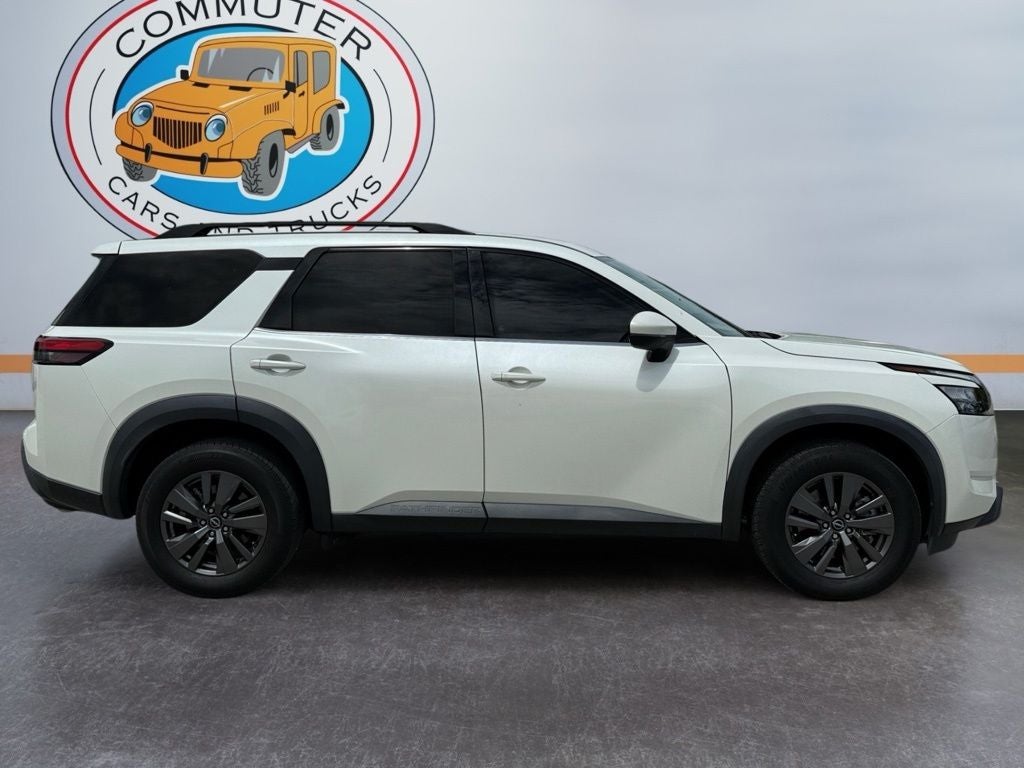 2023 Nissan Pathfinder SV