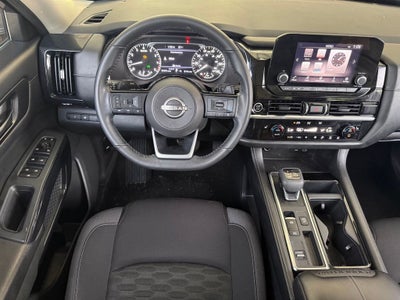 2023 Nissan Pathfinder SV