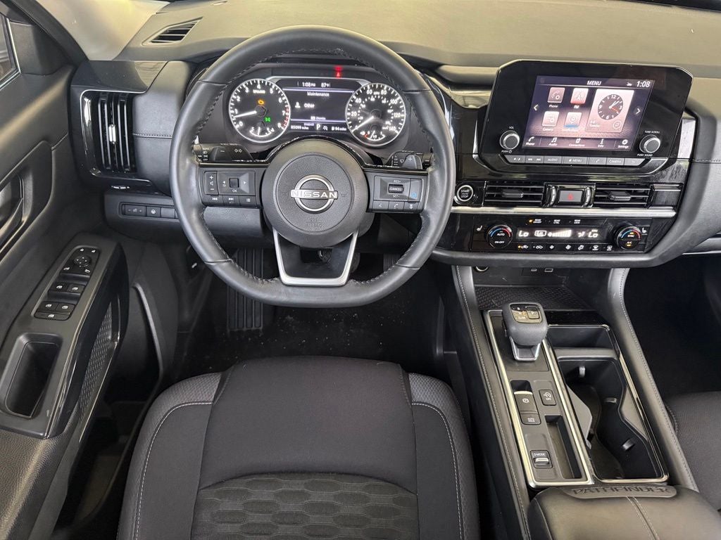 2023 Nissan Pathfinder SV